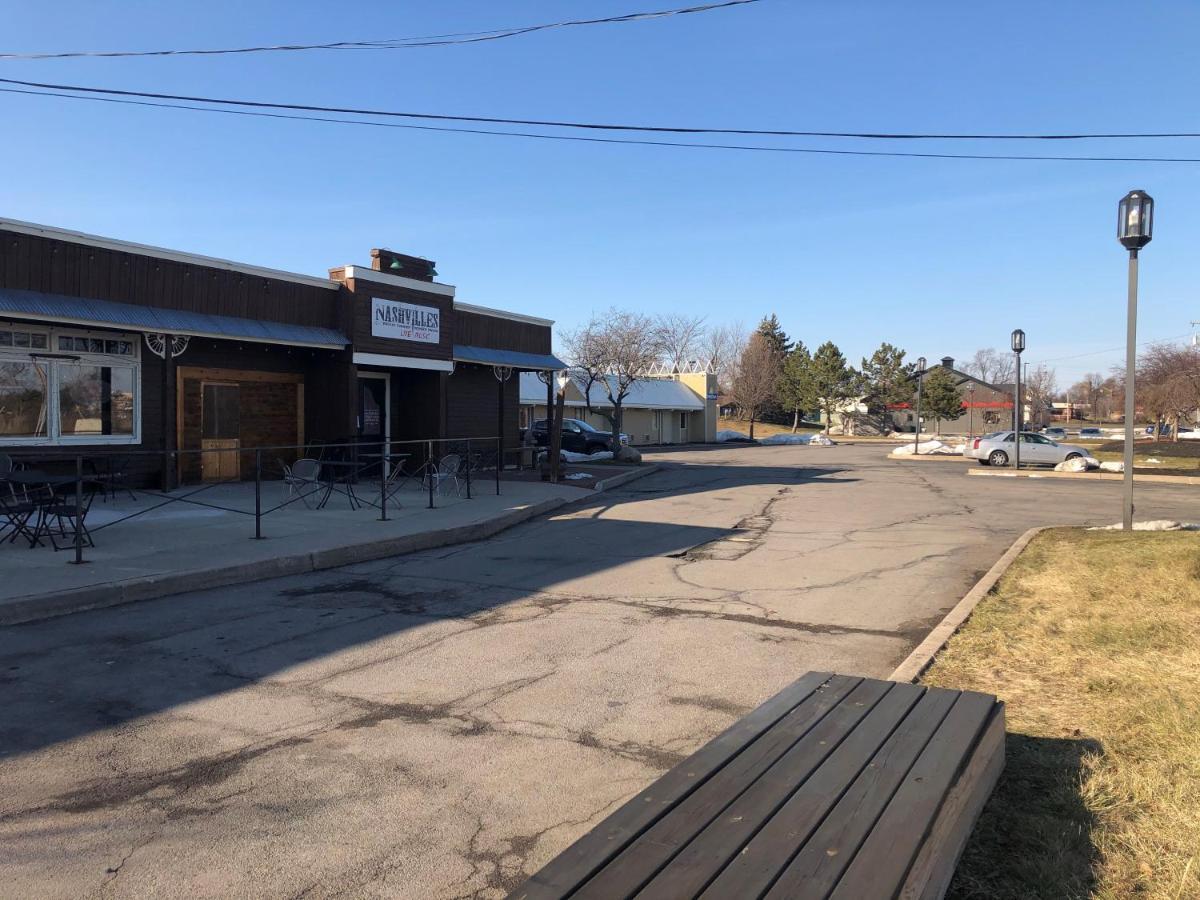 Days Inn By Wyndham Henrietta/Rochester Area Bagian luar foto